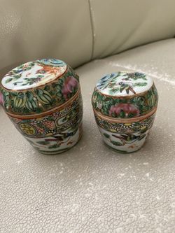 2 Chinese antique porcelain  3 inches height largest