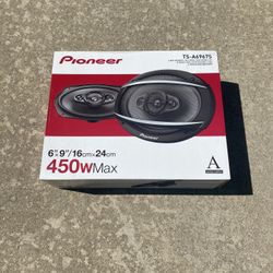 Pioneer 6x9 450W speakers.