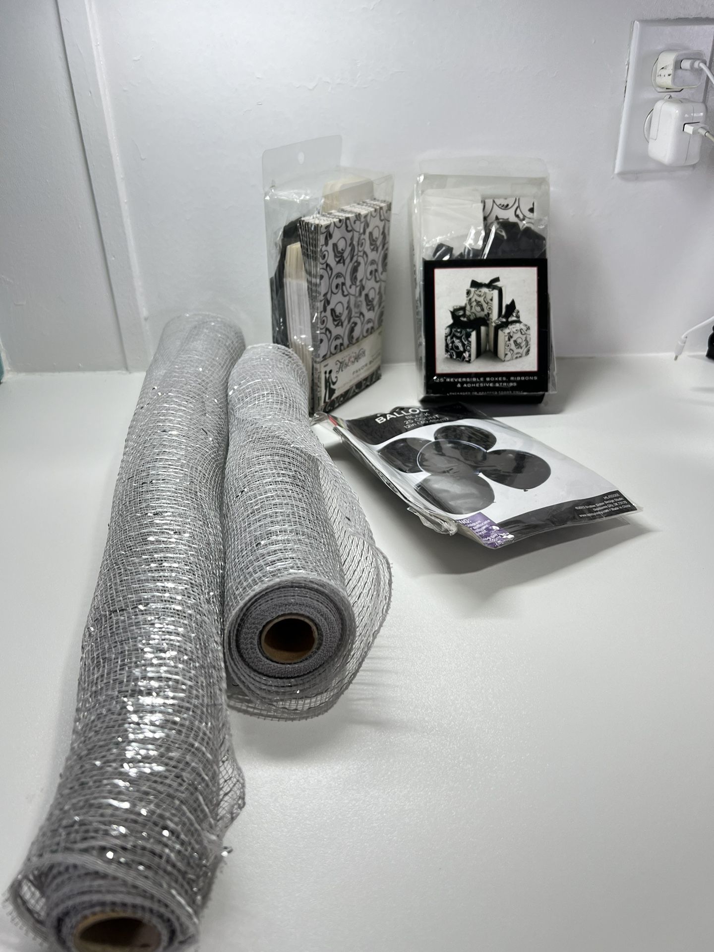 Miscellaneous craft supplies Balloons