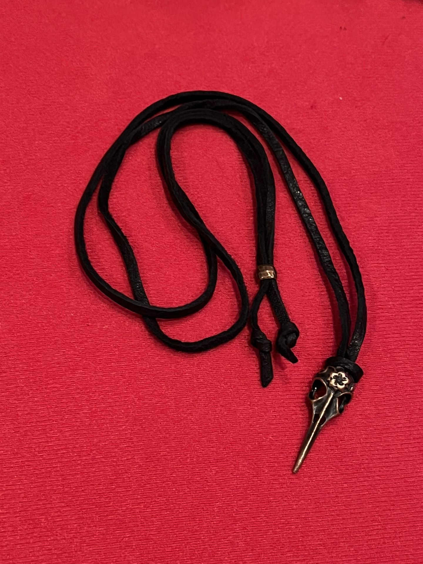 Raven Skull Necklace-BRAND NEW