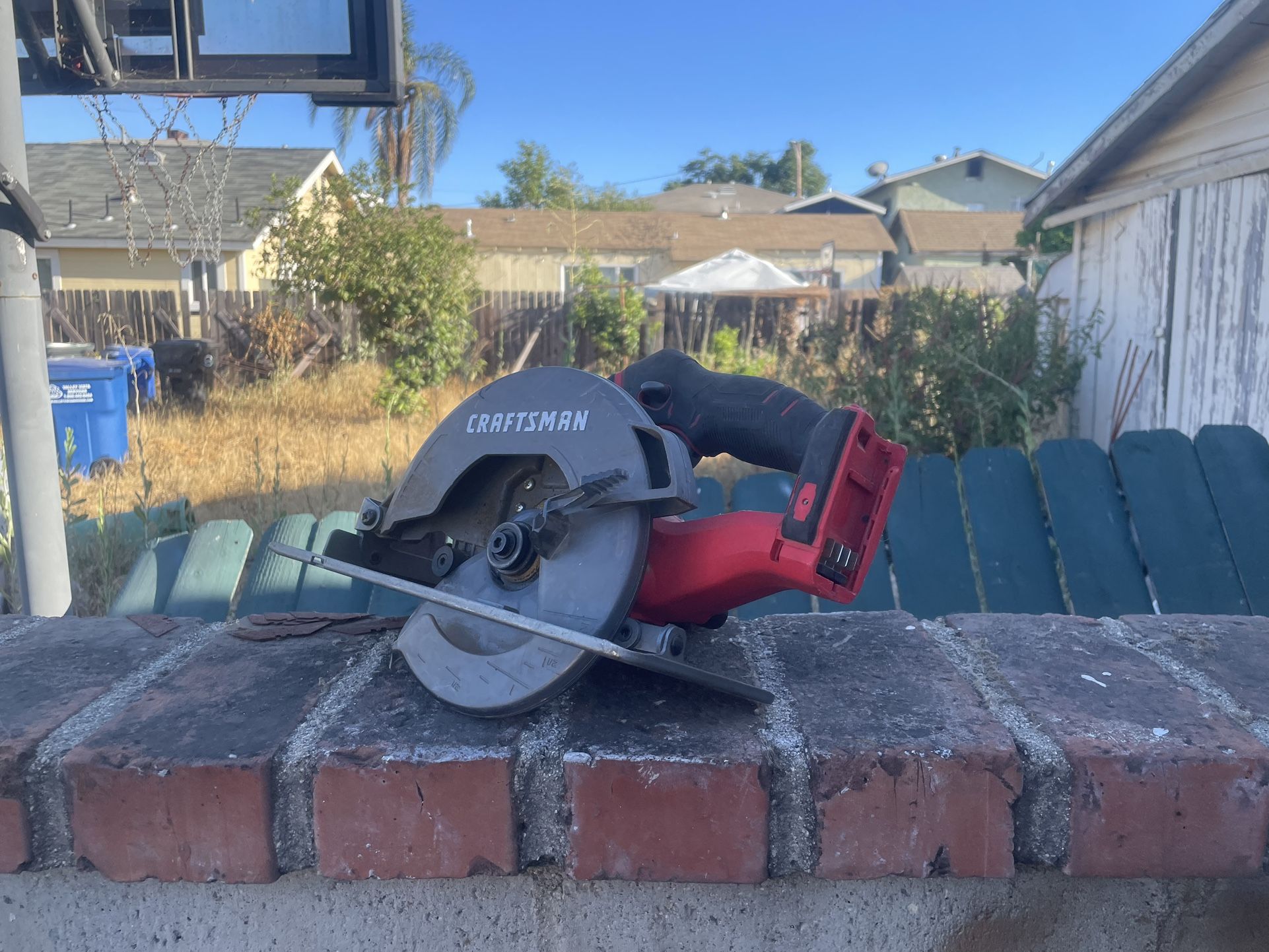 CRAFTSMAN V20 6-1/2 inch Cordless Circular Saw