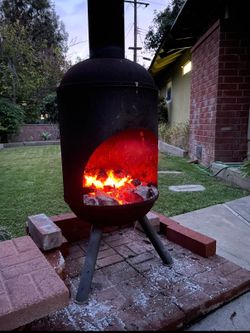 Outdoor fireplace pit
