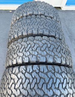245/70/17 Bfgoodrich vendo un set de llantas usadas excelente condiciones de vida las 4 ✅🤩I am selling a set of used tires, all 4 in excellent living