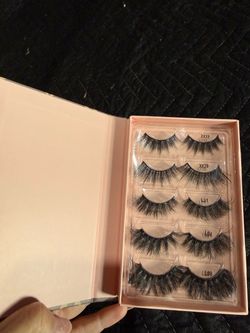5-Pack False Eyelashes Set in magnetic reusable Box