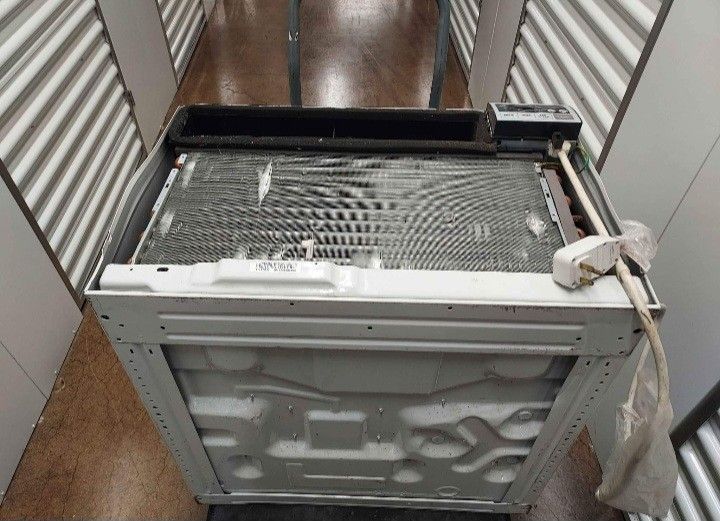 LG AC Unit Missing Cover LW1811ERY