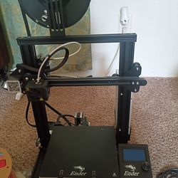 Ender 3, 3D printer with alot of extras