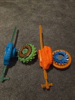 Beywheelz Lizard Fury Attack Set + 2 Launchers