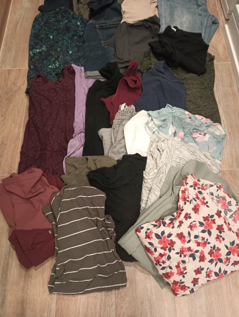 Save Big On Maternity Clothes!! Maternity large