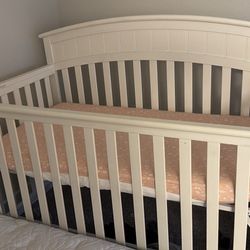Graco Crib And IKEA Mattress 