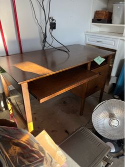 Wooden Computer Desk with Keyboard Tray