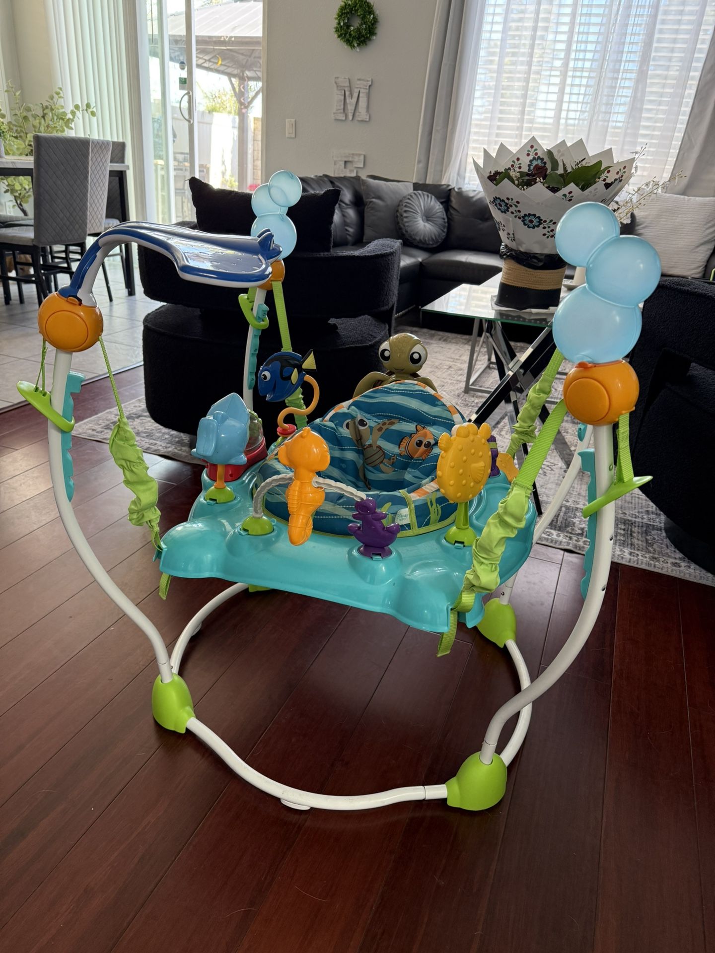 Finding Nemo Bouncer Like New !!