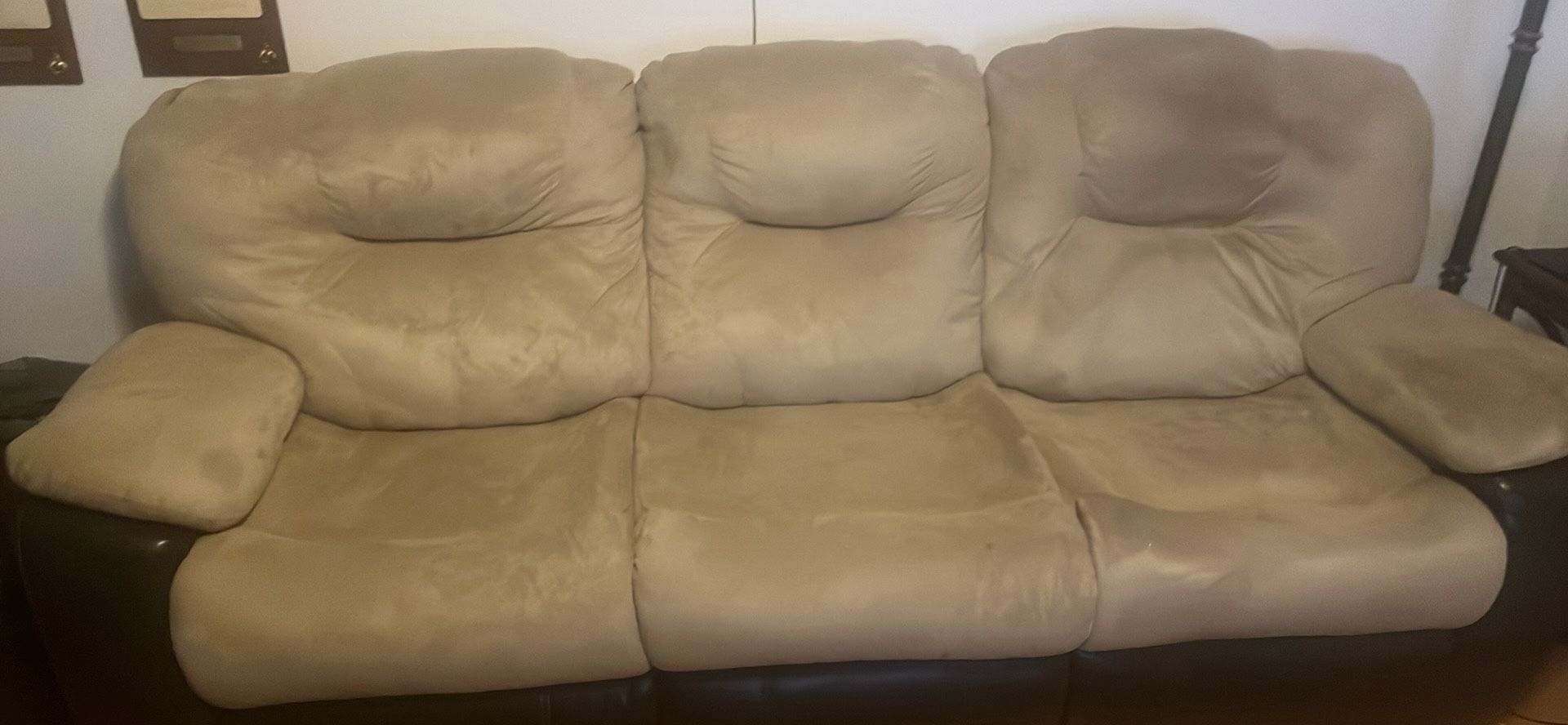 Recliner sofa