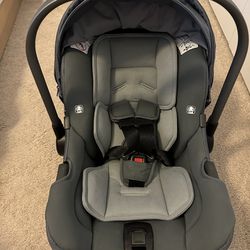 Nuna Infant Car Seat With 2 Bases And 2 Mirrors