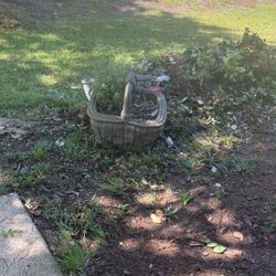 2 Concrete Baskets 40$