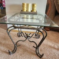 Very Attractive Accent Table. 