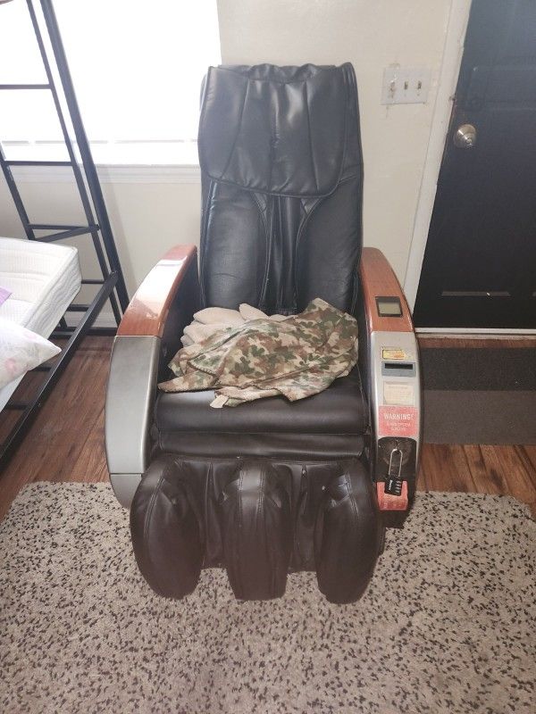 Working Pay To Use Massage Chair