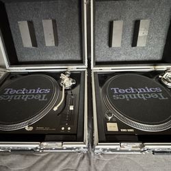 Technics QuARTz Direct Drive Turntable System SL-1210M5G