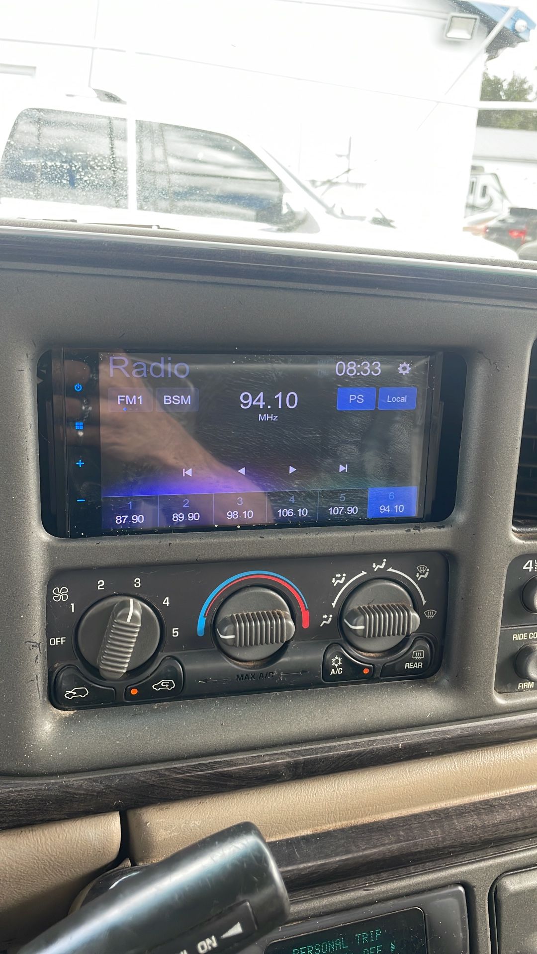 Pioneer Radio With 2 Speakers & 2 Tweeters