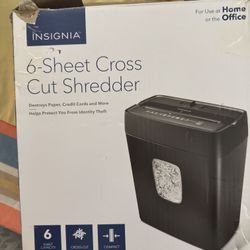 Insignia 6-Sheet Cross-Cut Shredder (NS-S6CCBK2) - Used!