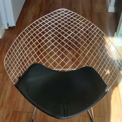 Mid Century Bertoia Diamond Lounge Chairs( 2)