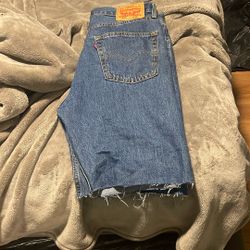 565 Levi Shorts