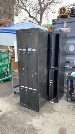 8 Bin Lockers