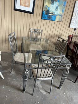 Dinning table 4 chairs