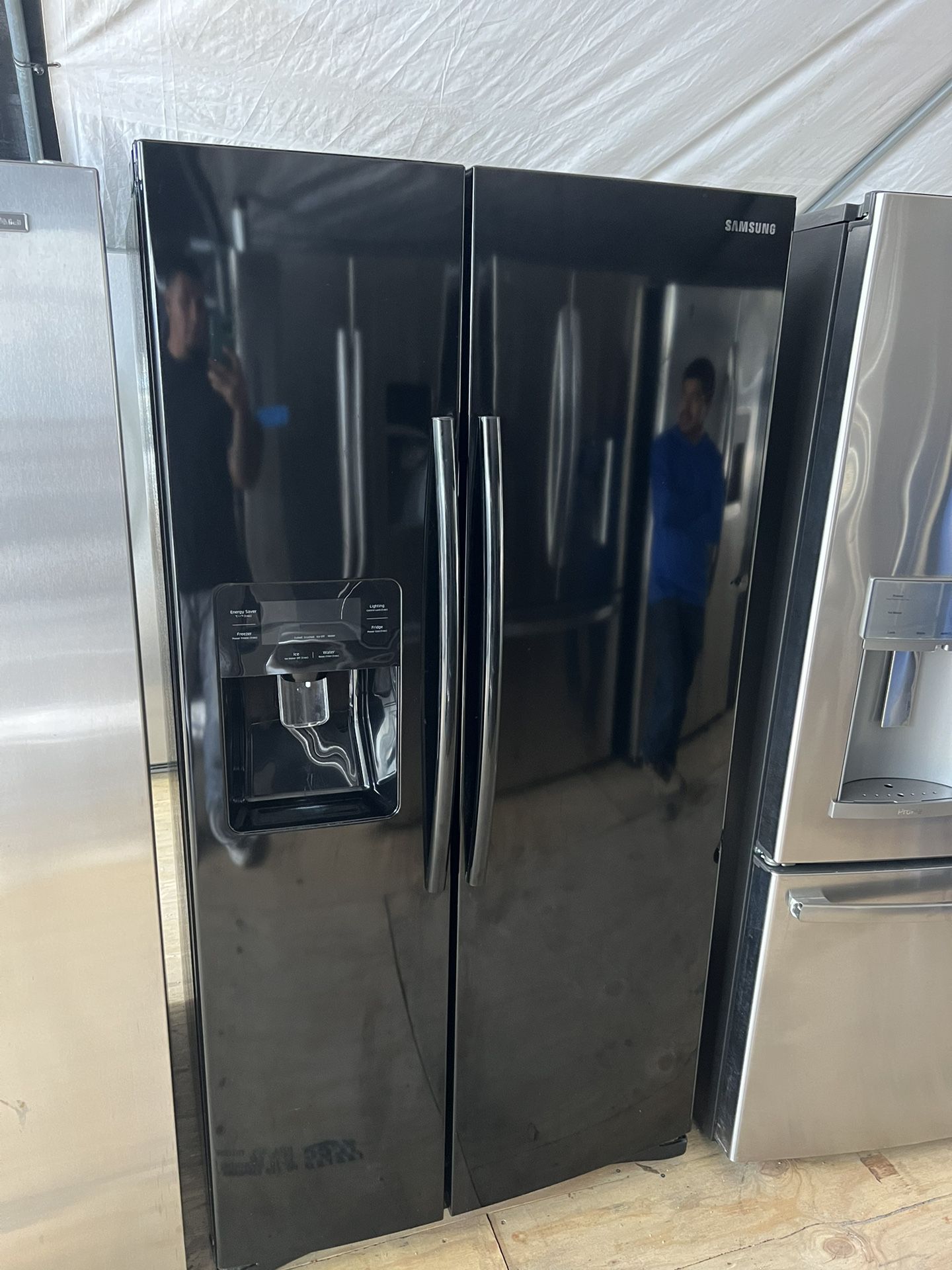 Samsung Side/side Refrigerator   60 day warranty/ Located at:📍5415 Carmack Rd Tampa Fl 33610📍