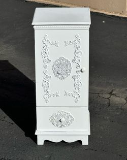Vintage cabinet