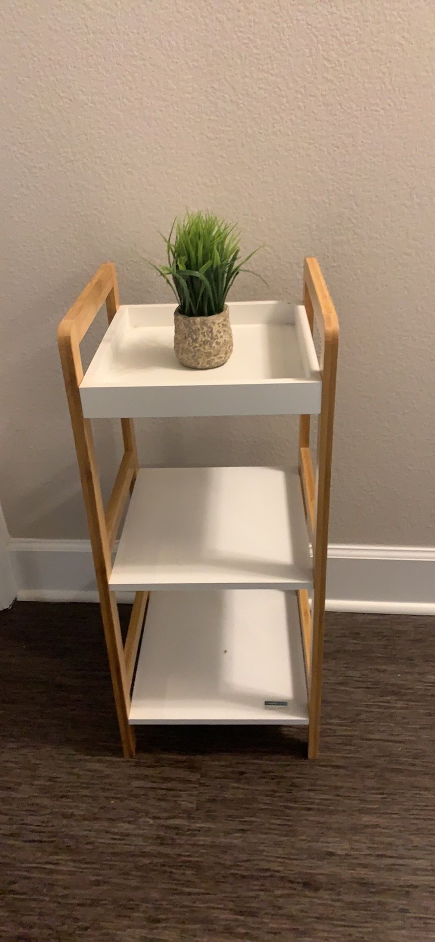 Small organizer or shelf