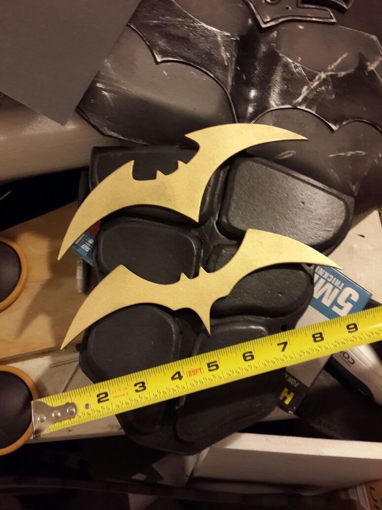 Batman, batgirl , robin batarangs