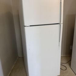 GE Refrigerator 