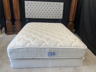 Nice 🌟❤️KING 🌟❤️MATTRESS 🌟❤️AND BOX SPRING 