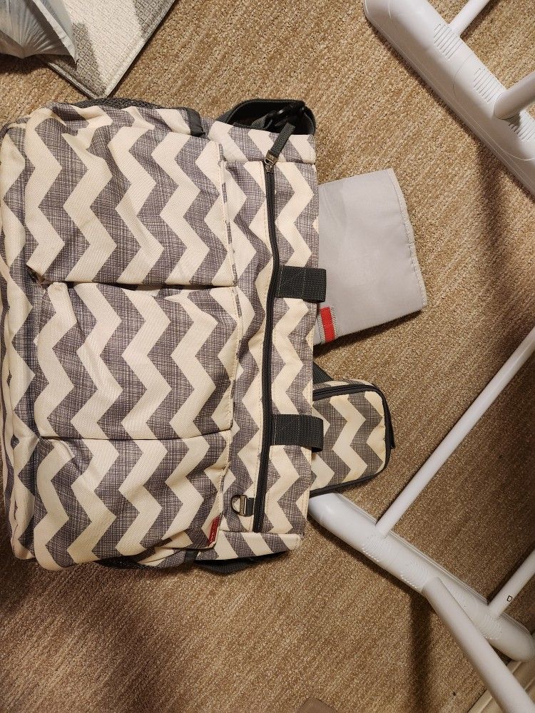 Skip Hop Diaper Bag Gray Chevron