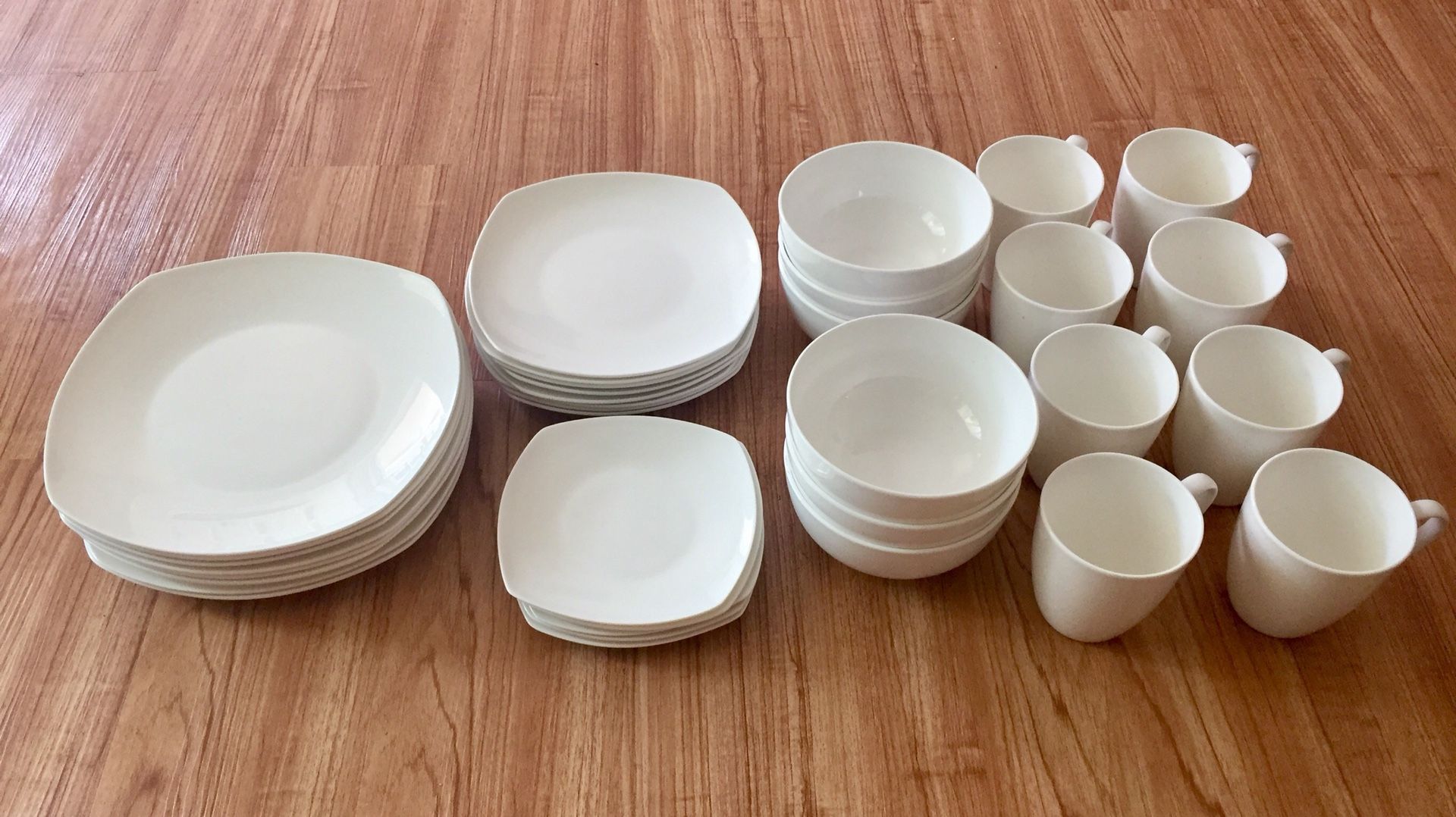 Gorham Boulder Creek Bone China Dinnerware Set Service for 8 for Sale