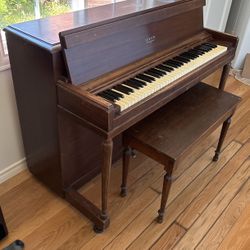 1940 Lester Spinet Piano
