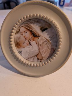 Round picture frame