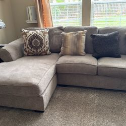 Beautiful Beige Couch Must See In Person 