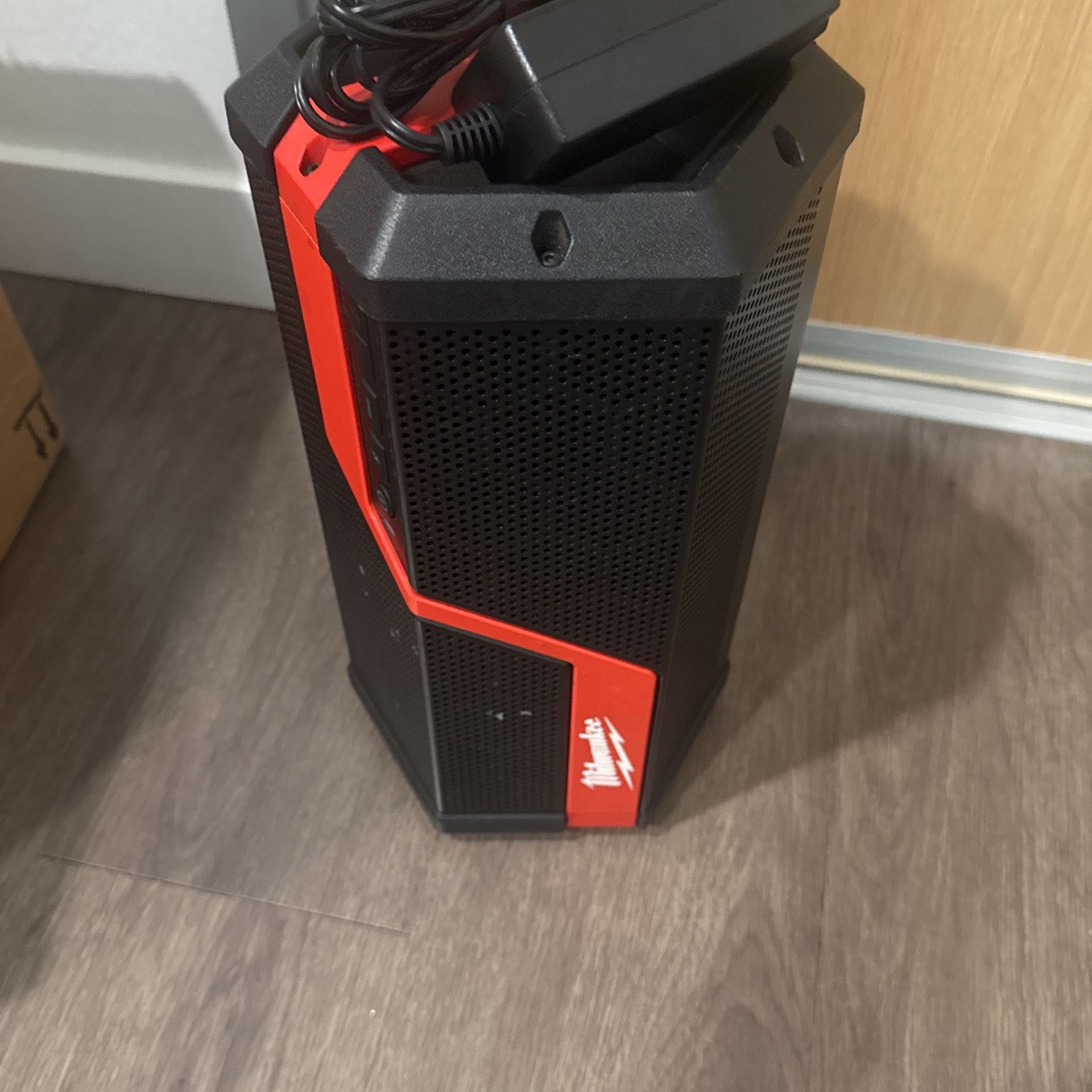 M18/M12 Bluetooth Speaker