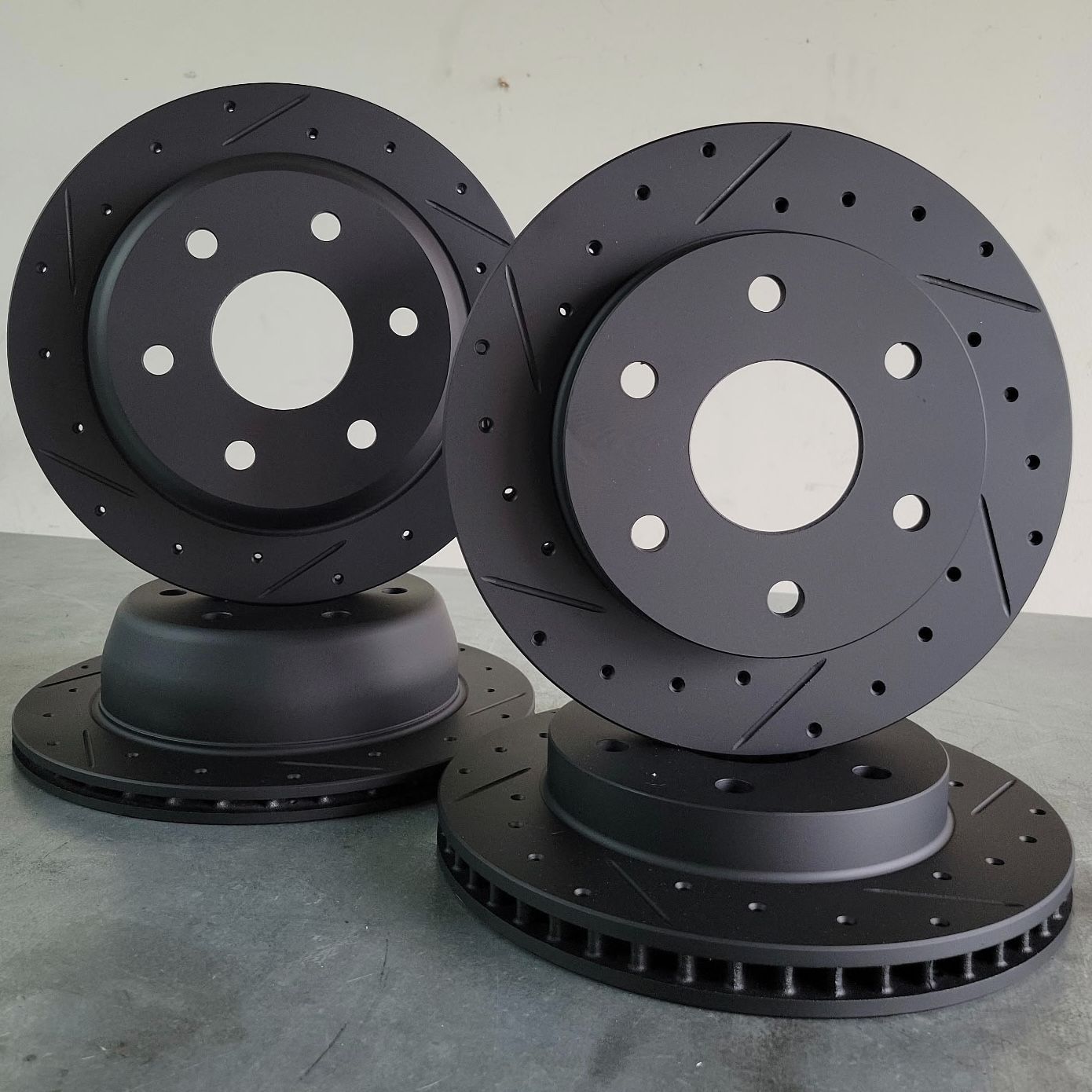 2001 GMC Sierra 1500 HD RWD Front & Rear Drilled & Slotted Zinc Coated Brake Rotors