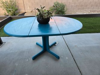 Oval table