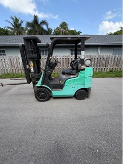 Forklift Mitsubishi 5000 pound