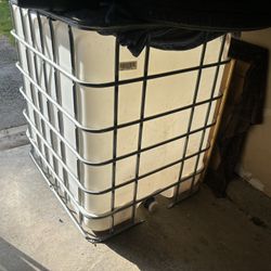 330 Gallon Tote Tank $400