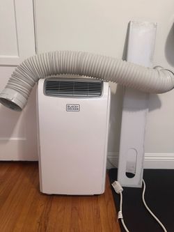 LEAKS BUT WORKS Air Conditioner Black & Decker