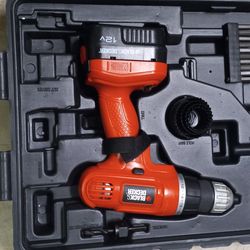BLACK AND DECKER  NO CHARGER