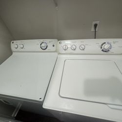 Selling GE Washer And Dryer Set