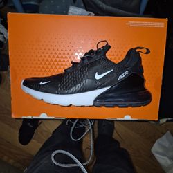 New Nike Air max 270  Size 11.5