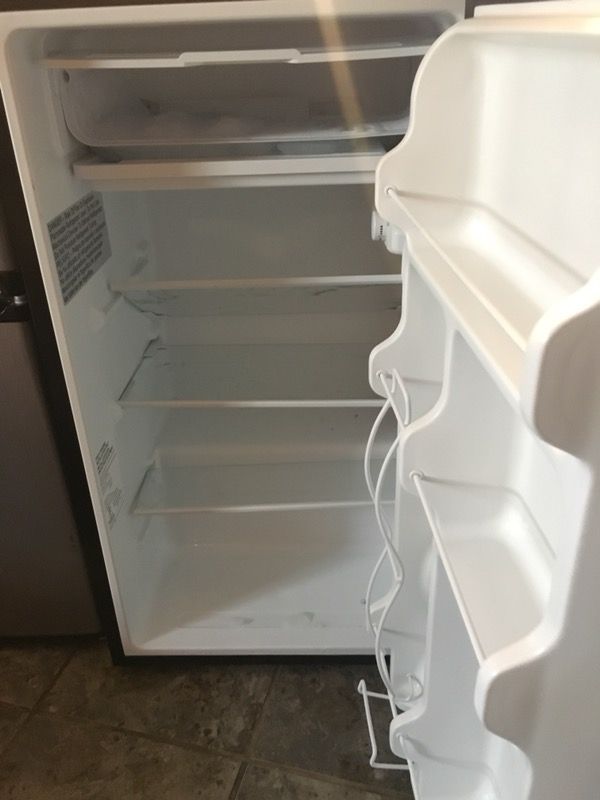 Mini fridge (Without Freezer)