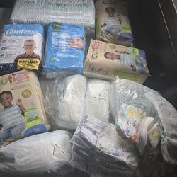 Lots Of Diapers Size 7