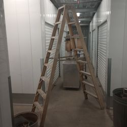 8 Foot Fiberglass Ladder